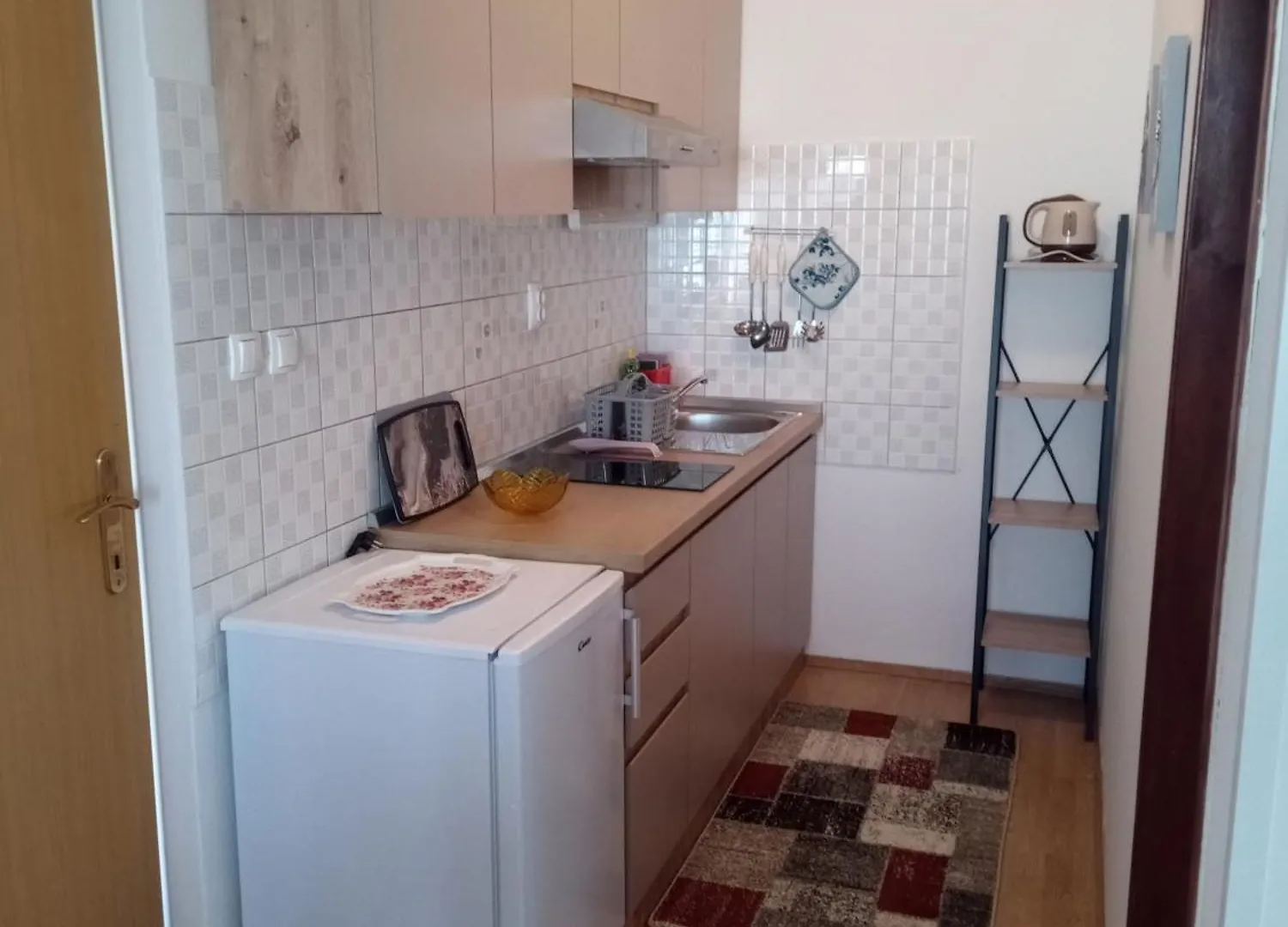 Apartmani Alma Πούλα 0*,